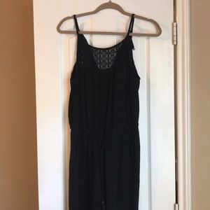 Small Old Navy all black jumper with pockets